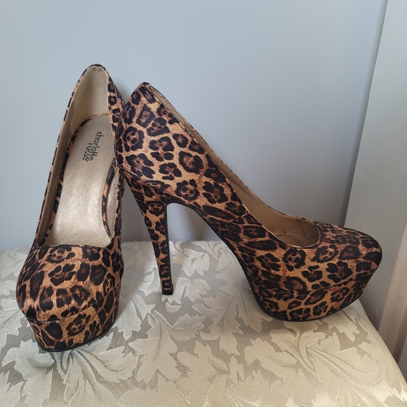 Purchased and never worn - Picture 3 of 4